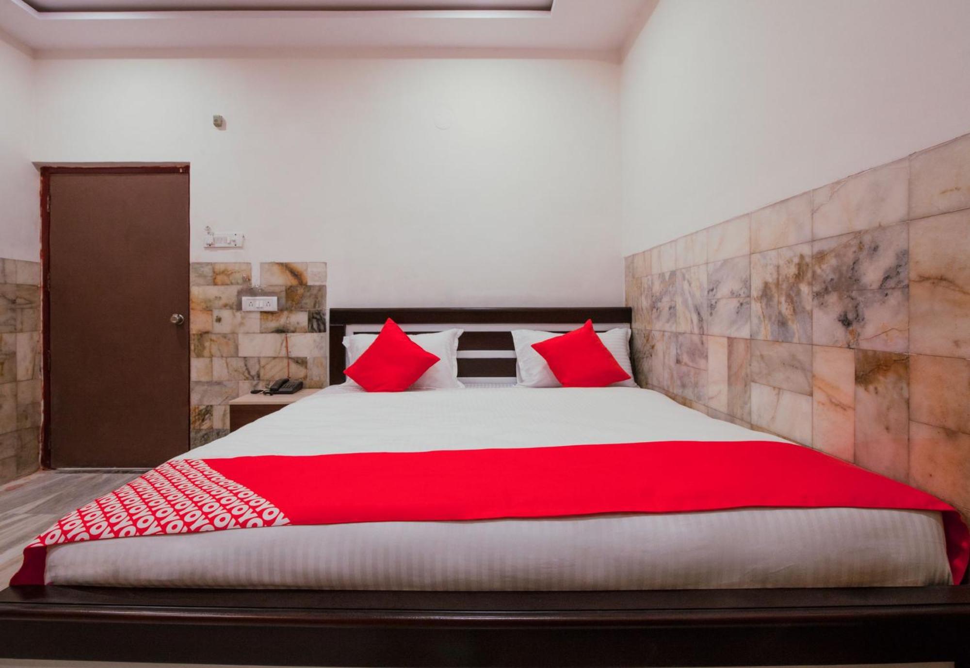 Super Hotel O Holiday Rani Gunj Opp Punjab National Bank Secundurabad Εξωτερικό φωτογραφία