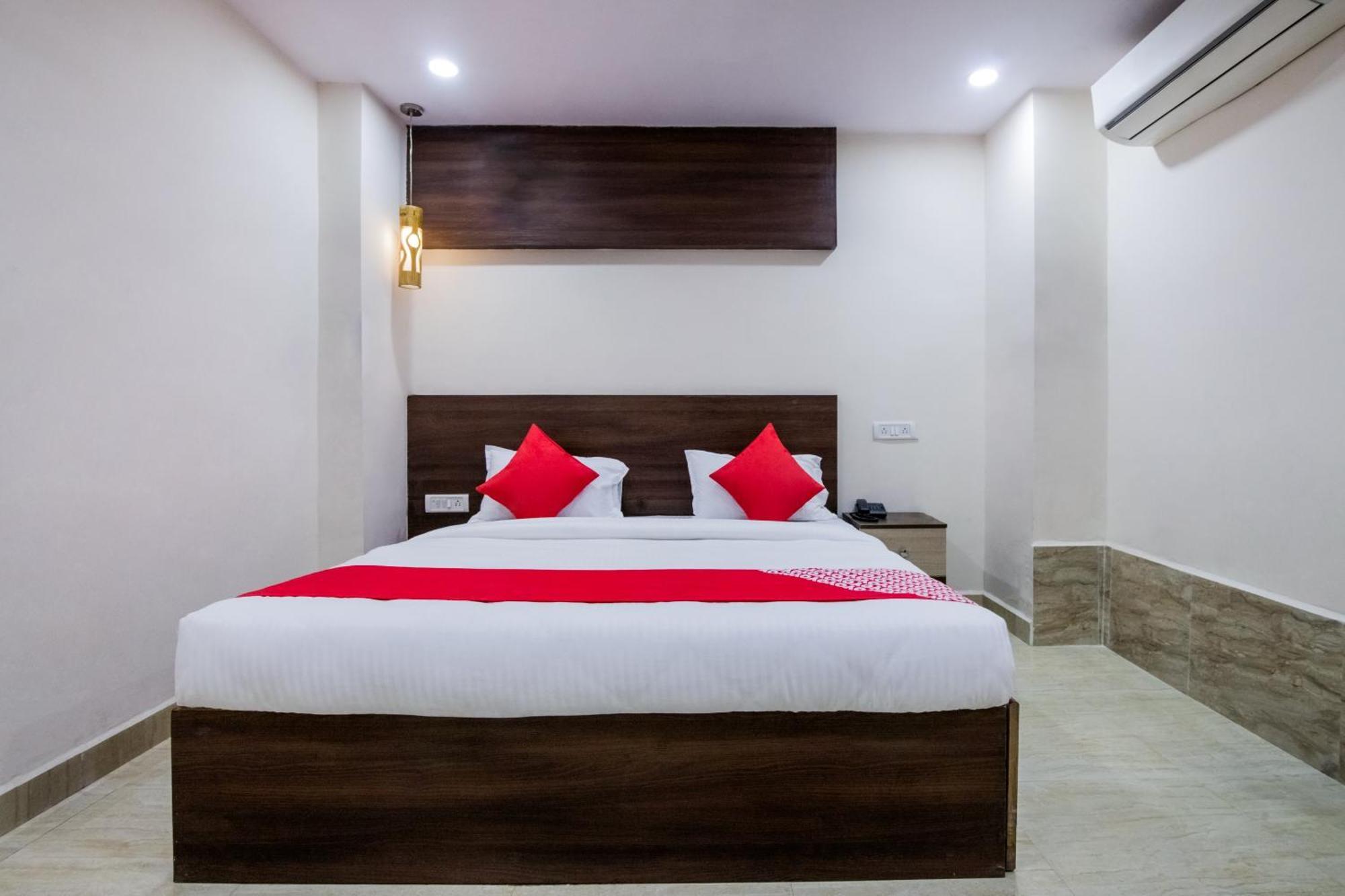 Super Hotel O Holiday Rani Gunj Opp Punjab National Bank Secundurabad Εξωτερικό φωτογραφία